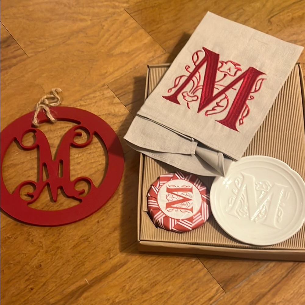 Mudpie‎ Red Monogrammed Gift Set